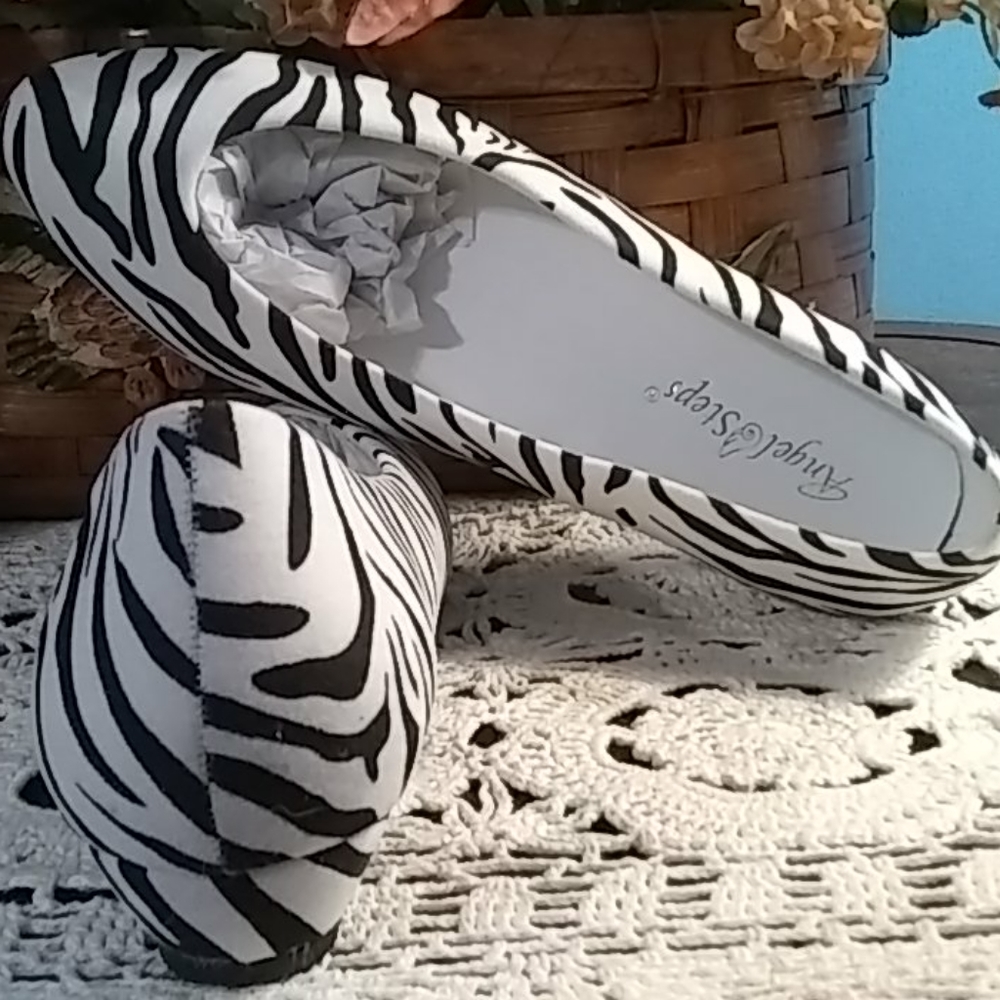 Shoes - Picture 4 of 7